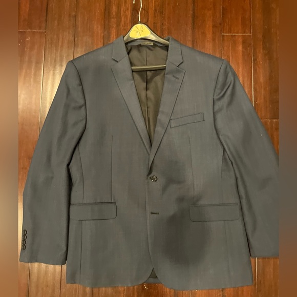 Men’s Warehouse Size 44R Grey suit jacket, pants and Vest - Picture 1 of 3